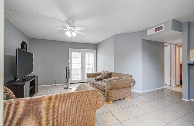 10603 Wilcrest Drive 15, Houston, TX 77099