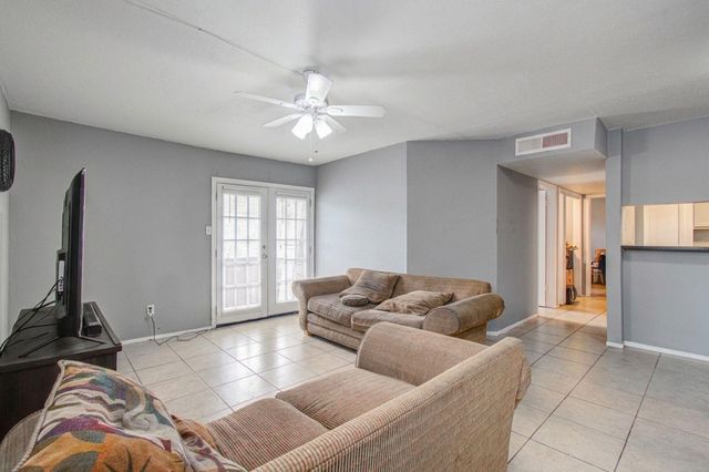 10603 Wilcrest Drive 15, Houston, TX 77099