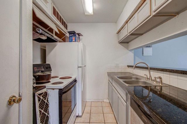 10603 Wilcrest Drive 15, Houston, TX 77099