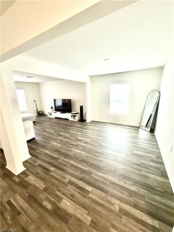 341 NE 13th TER, Cape Coral, FL 33909