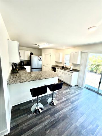 341 NE 13th TER, Cape Coral, FL 33909