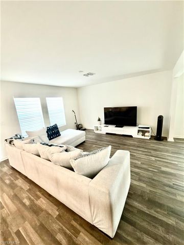 341 NE 13th TER, Cape Coral, FL 33909