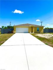 341 NE 13th TER, Cape Coral, FL 33909