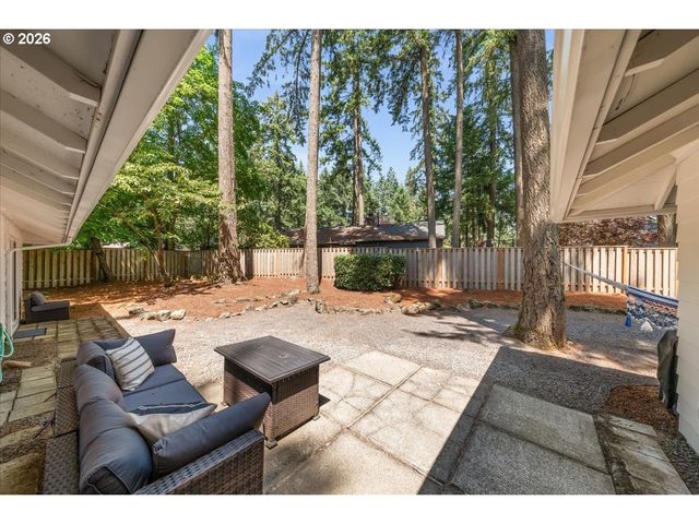 5071 TUALATA Ln, Lake Oswego, OR 97035