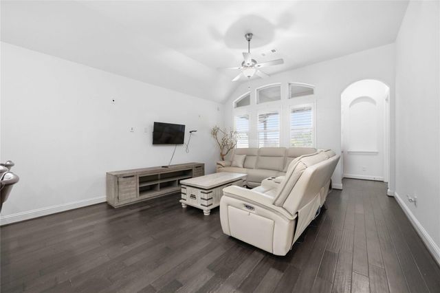 2805 Parkside Village Lane, Pearland, TX 77581