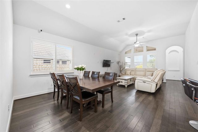 2805 Parkside Village Lane, Pearland, TX 77581