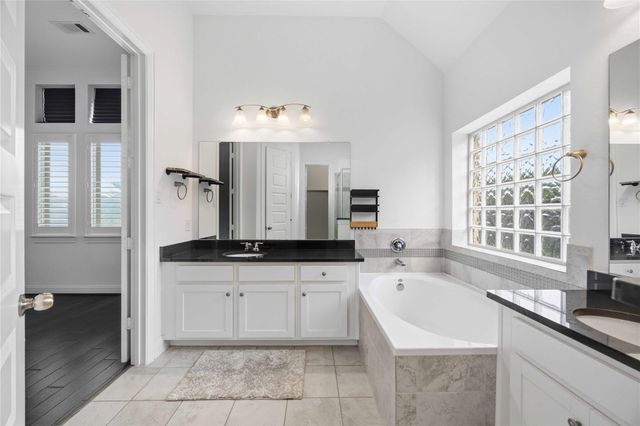 2805 Parkside Village Lane, Pearland, TX 77581
