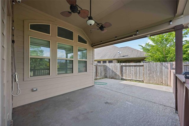 2805 Parkside Village Lane, Pearland, TX 77581