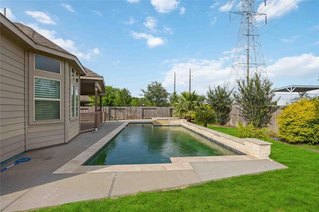 2805 Parkside Village Lane, Pearland, TX 77581