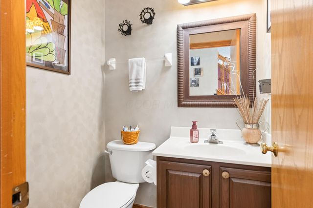 6045 Seton Court, Lewis Center, OH 43035