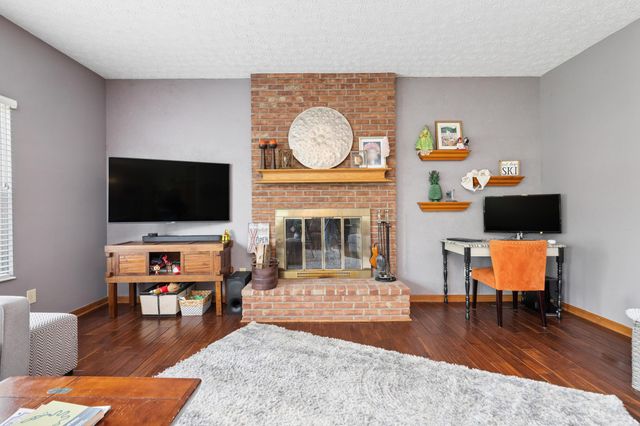 6045 Seton Court, Lewis Center, OH 43035