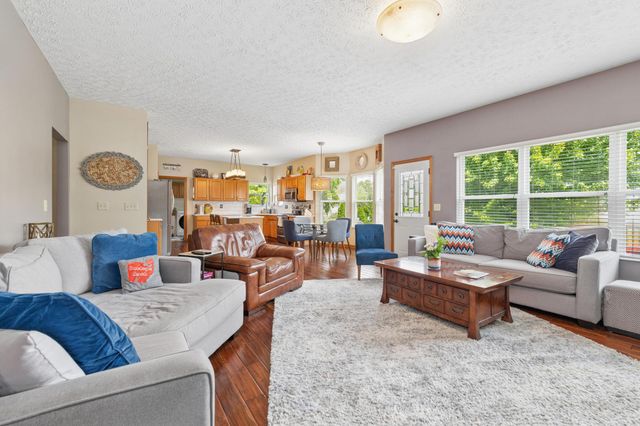 6045 Seton Court, Lewis Center, OH 43035
