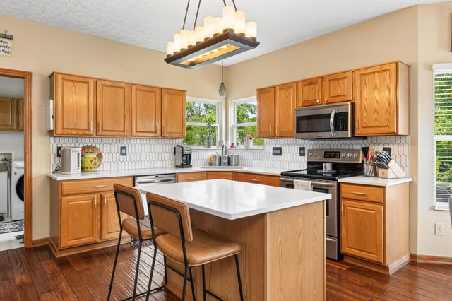6045 Seton Court, Lewis Center, OH 43035