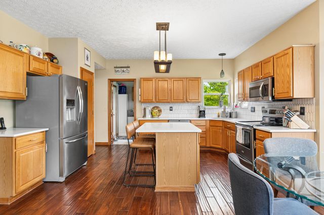 6045 Seton Court, Lewis Center, OH 43035