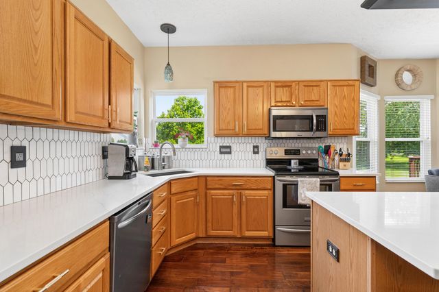 6045 Seton Court, Lewis Center, OH 43035