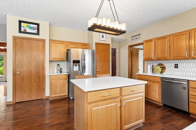 6045 Seton Court, Lewis Center, OH 43035