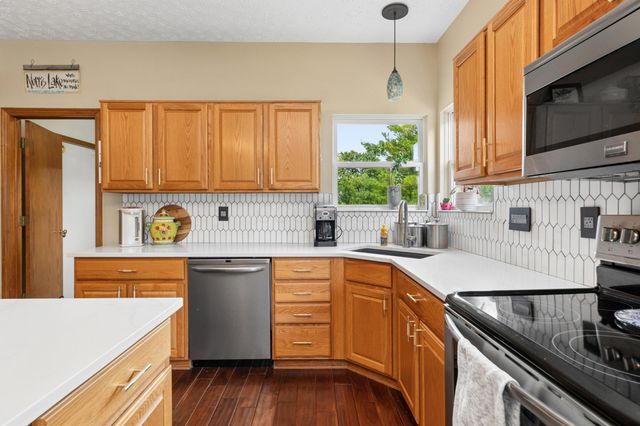 6045 Seton Court, Lewis Center, OH 43035