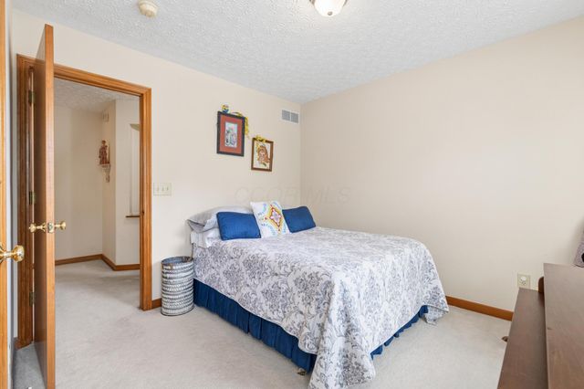 6045 Seton Court, Lewis Center, OH 43035