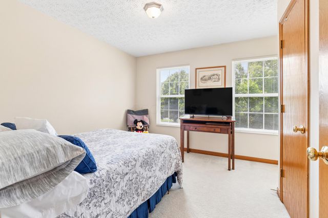 6045 Seton Court, Lewis Center, OH 43035