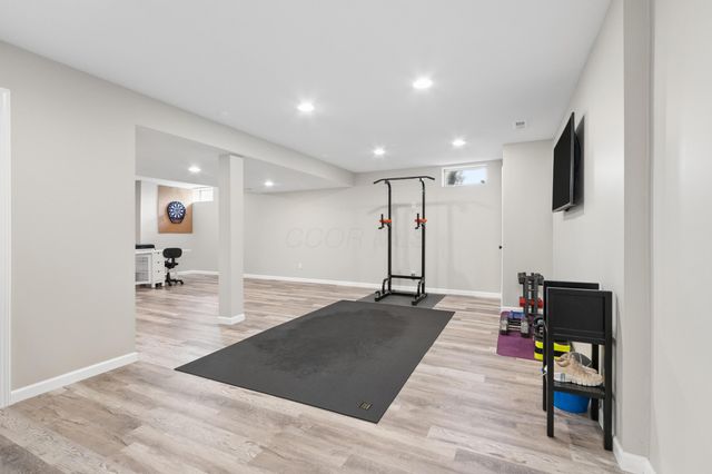 6045 Seton Court, Lewis Center, OH 43035