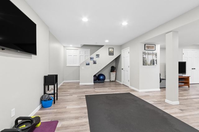6045 Seton Court, Lewis Center, OH 43035