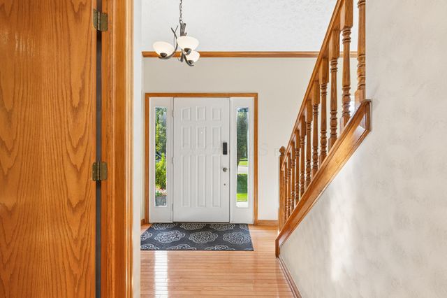 6045 Seton Court, Lewis Center, OH 43035
