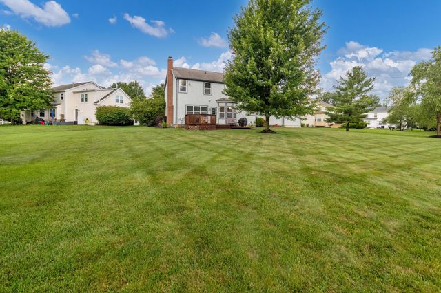 6045 Seton Court, Lewis Center, OH 43035