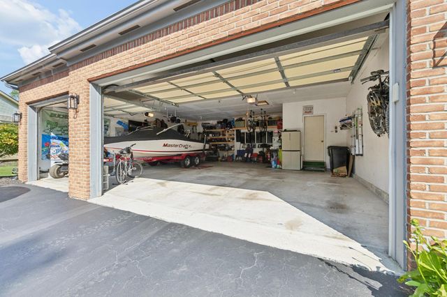 6045 Seton Court, Lewis Center, OH 43035