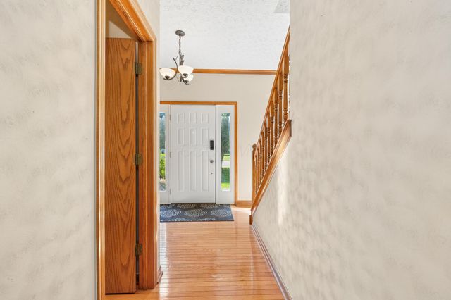 6045 Seton Court, Lewis Center, OH 43035