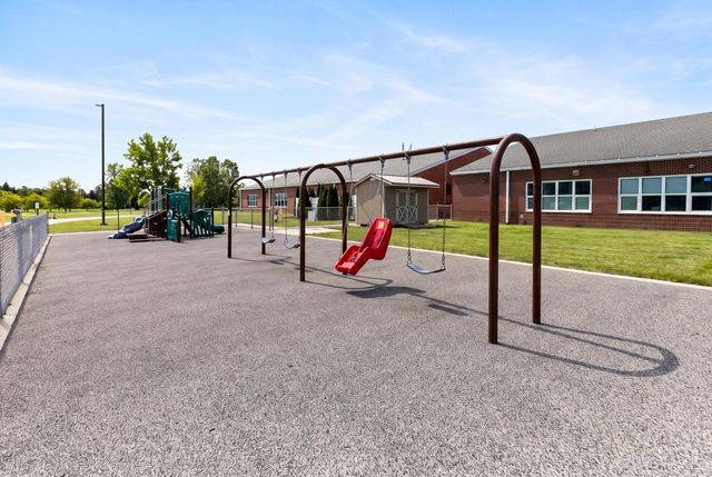 6045 Seton Court, Lewis Center, OH 43035