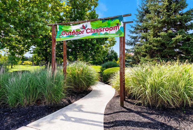 6045 Seton Court, Lewis Center, OH 43035