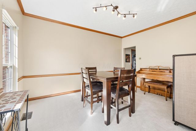 6045 Seton Court, Lewis Center, OH 43035