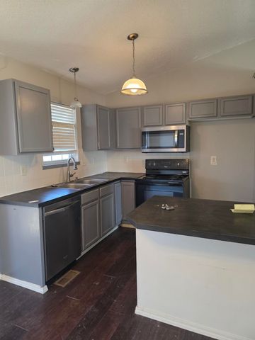 1613 E Autumn Place, Goddard, KS 67052