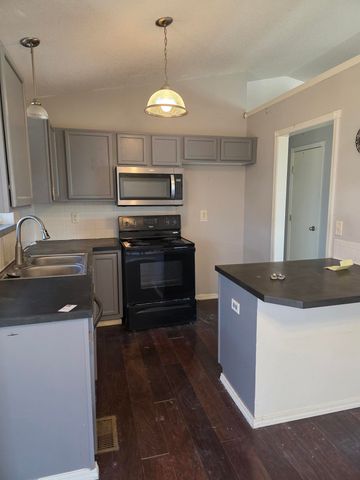 1613 E Autumn Place, Goddard, KS 67052