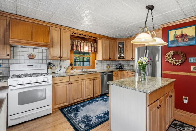 355 Woodland Avenue, Manorville, NY 11949