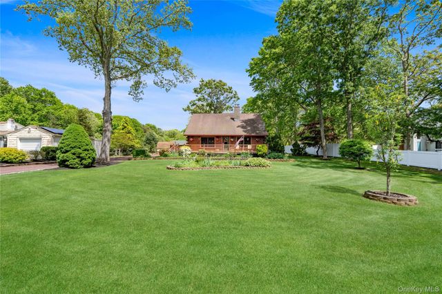 355 Woodland Avenue, Manorville, NY 11949