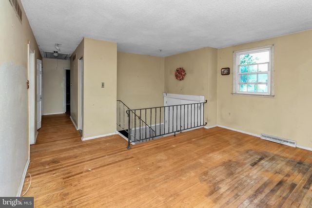 16 CONSTITUTION RD, Clementon, NJ 08021