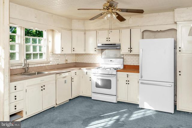 16 CONSTITUTION RD, Clementon, NJ 08021