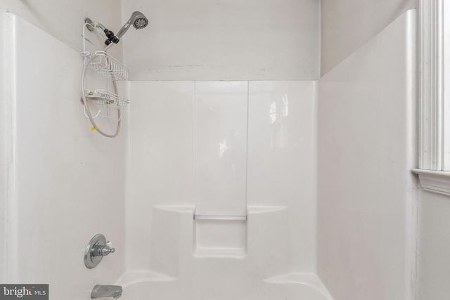 16 CONSTITUTION RD, Clementon, NJ 08021