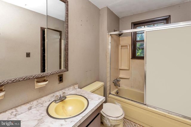 16 CONSTITUTION RD, Clementon, NJ 08021