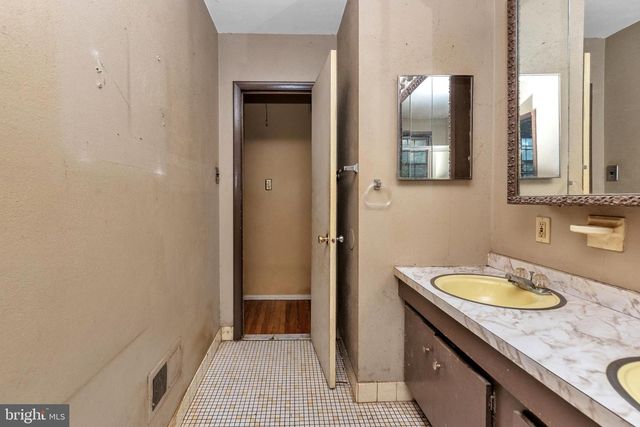 16 CONSTITUTION RD, Clementon, NJ 08021