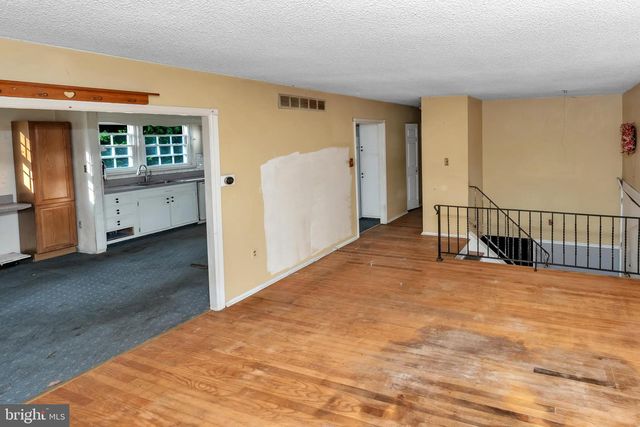 16 CONSTITUTION RD, Clementon, NJ 08021