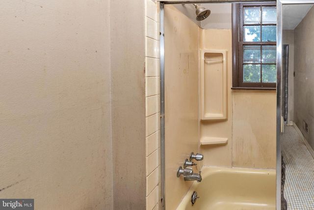 16 CONSTITUTION RD, Clementon, NJ 08021