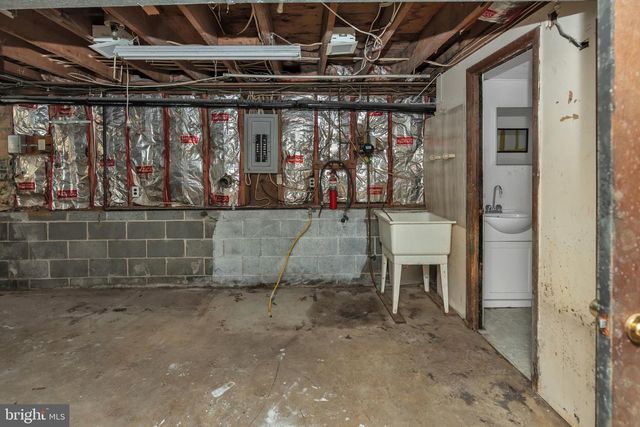 16 CONSTITUTION RD, Clementon, NJ 08021