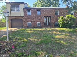 16 CONSTITUTION RD, Clementon, NJ 08021