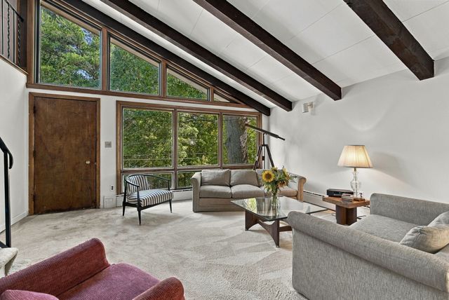39 Sylvan Ave, Wakefield, MA 01880