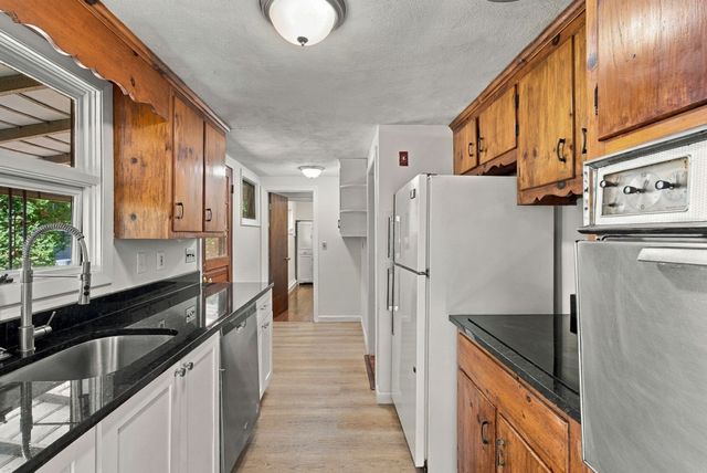 39 Sylvan Ave, Wakefield, MA 01880
