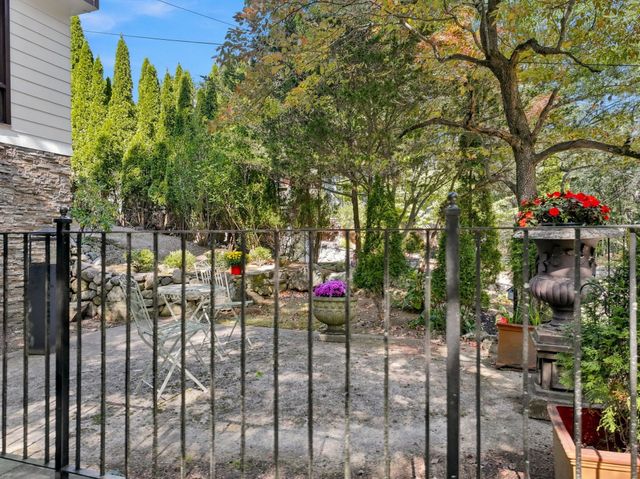 39 Sylvan Ave, Wakefield, MA 01880
