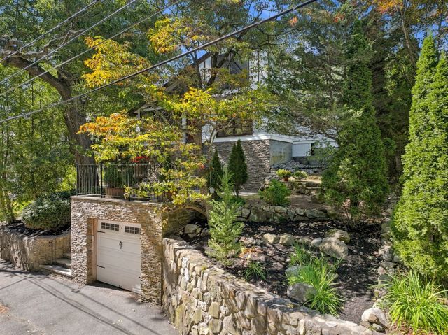 39 Sylvan Ave, Wakefield, MA 01880