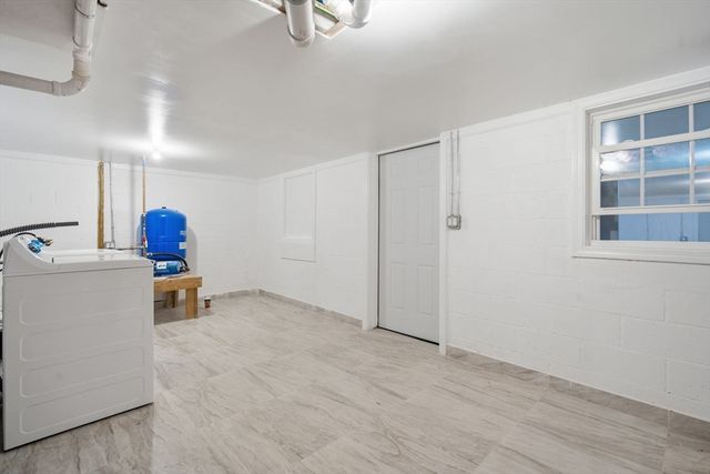 45 Jaeger Dr, Westfield, MA 01085